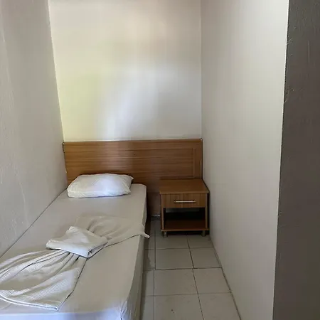Otel Zümrüt Pansıyon Side