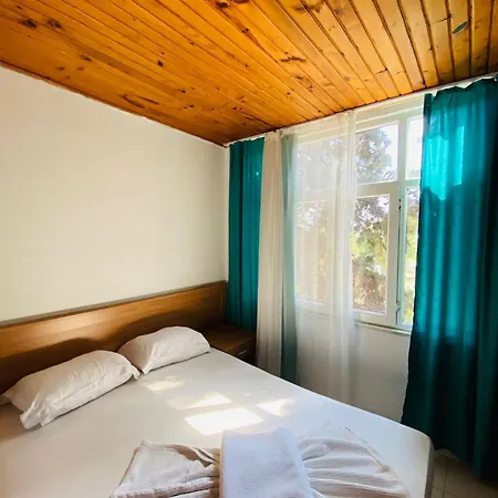Otel Zümrüt Pansıyon