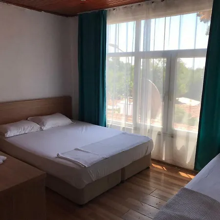 Otel Zümrüt Pansıyon