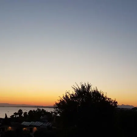 Zümrüt Pansıyon Otel *