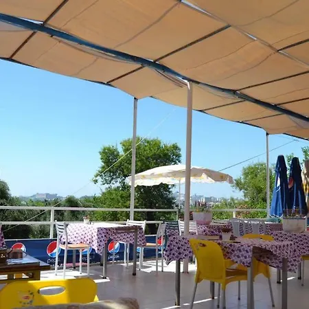 Otel Zümrüt Pansıyon Side